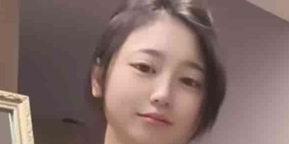 04年丰满诱人嫩妹丹丹